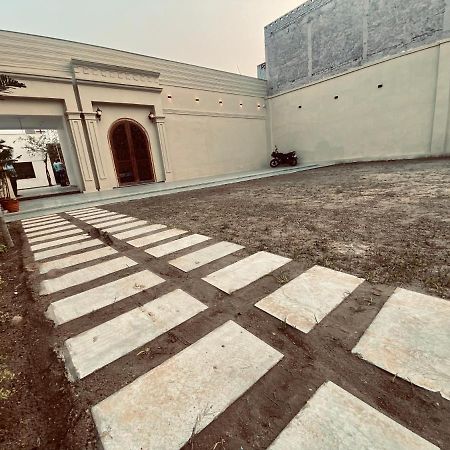 Solitaire Gardens Near Airport لاكناو المظهر الخارجي الصورة